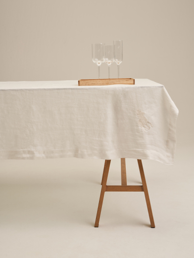 Polo 8 seater linen table cloth